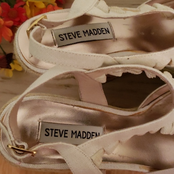 Steve Madden Tulipp Wedge Canvas Sandals, size 7 - Picture 4 of 6
